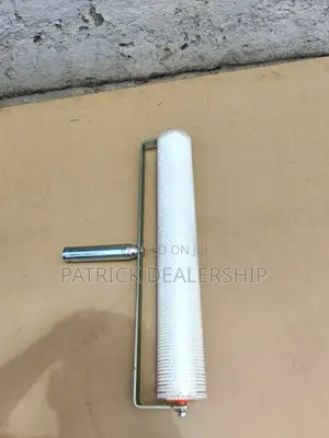 9"Inch Spike Roller