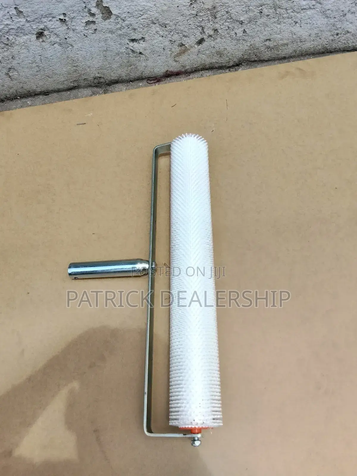 9"Inch Spike Roller