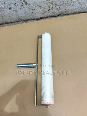 9"Inch Spike Roller