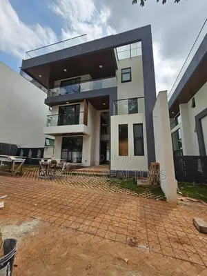 5bdrm Villa in Lavington for sale