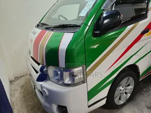 Toyota HiAce 2019 White