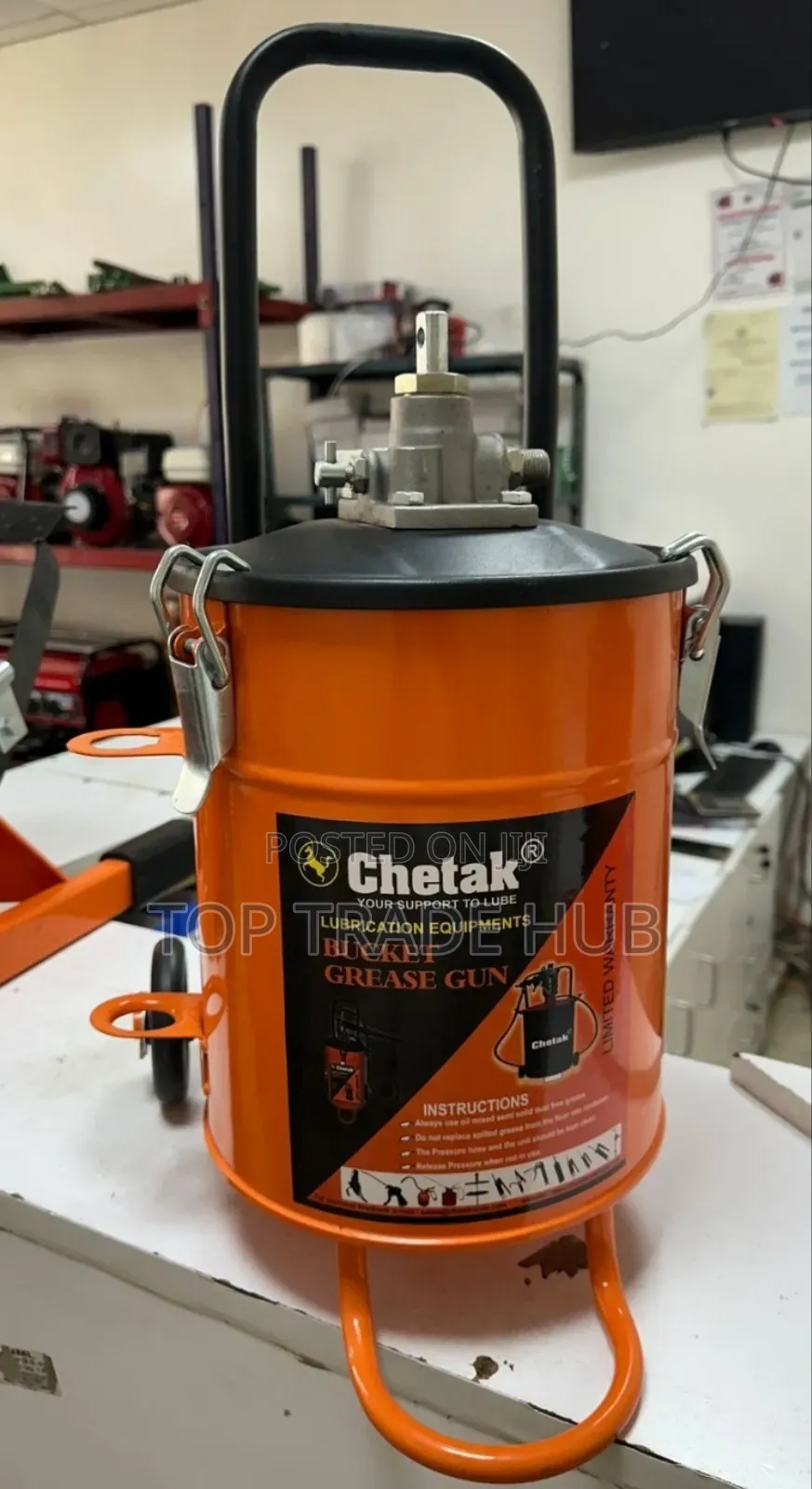 Chetak Bucket Grease Gun With Wheels 10kg