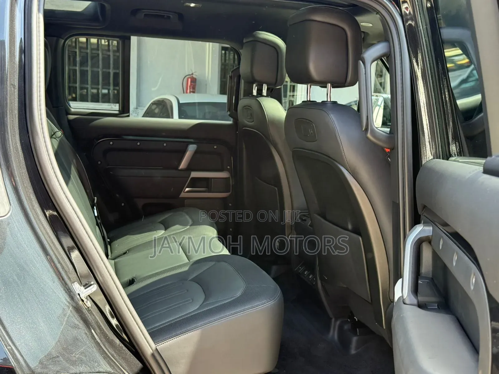 Land Rover Defender 2022 Black