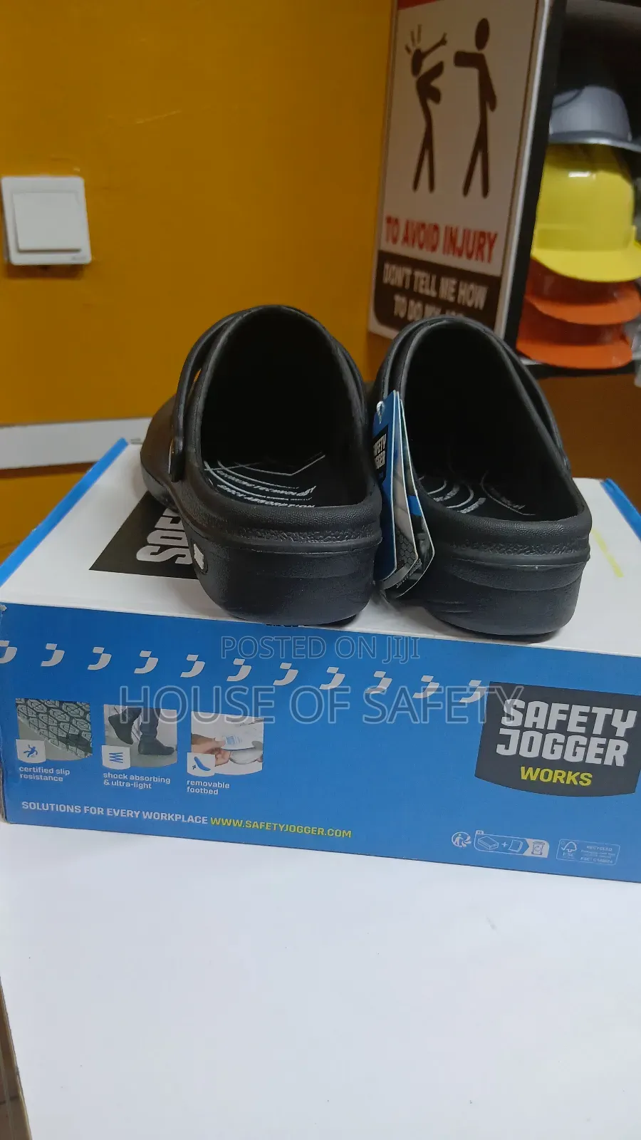 Black Jogger Chef Crocs