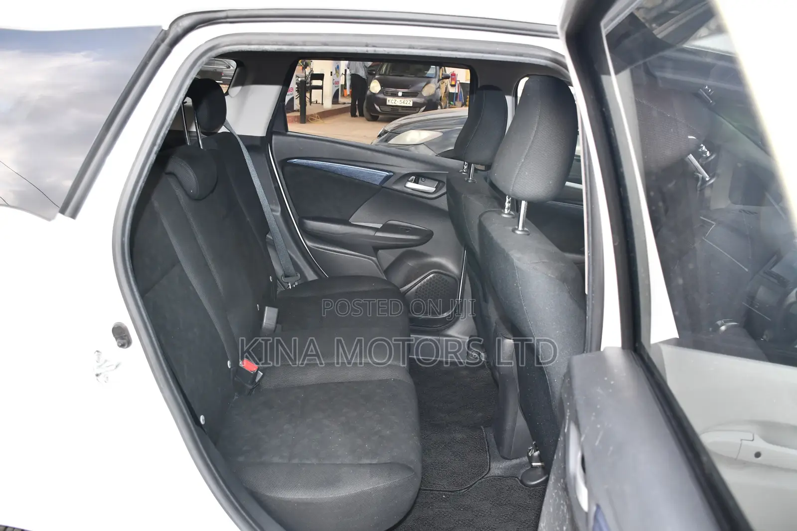 Honda Shuttle 1.5 Hybrid 2WD 2019 Off white