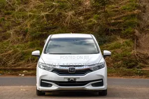 Honda Shuttle 1.5 Hybrid 2WD 2019 Off white