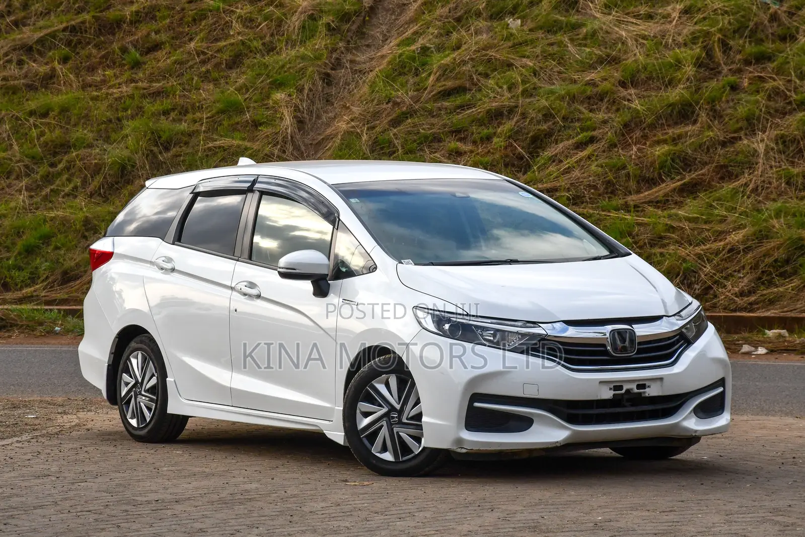 Honda Shuttle 1.5 Hybrid 2WD 2019 Off white