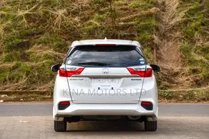 Honda Shuttle 1.5 Hybrid 2WD 2019 Off white