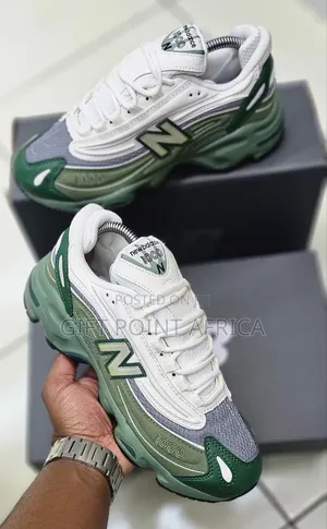 New Balance 1000 Sneakers