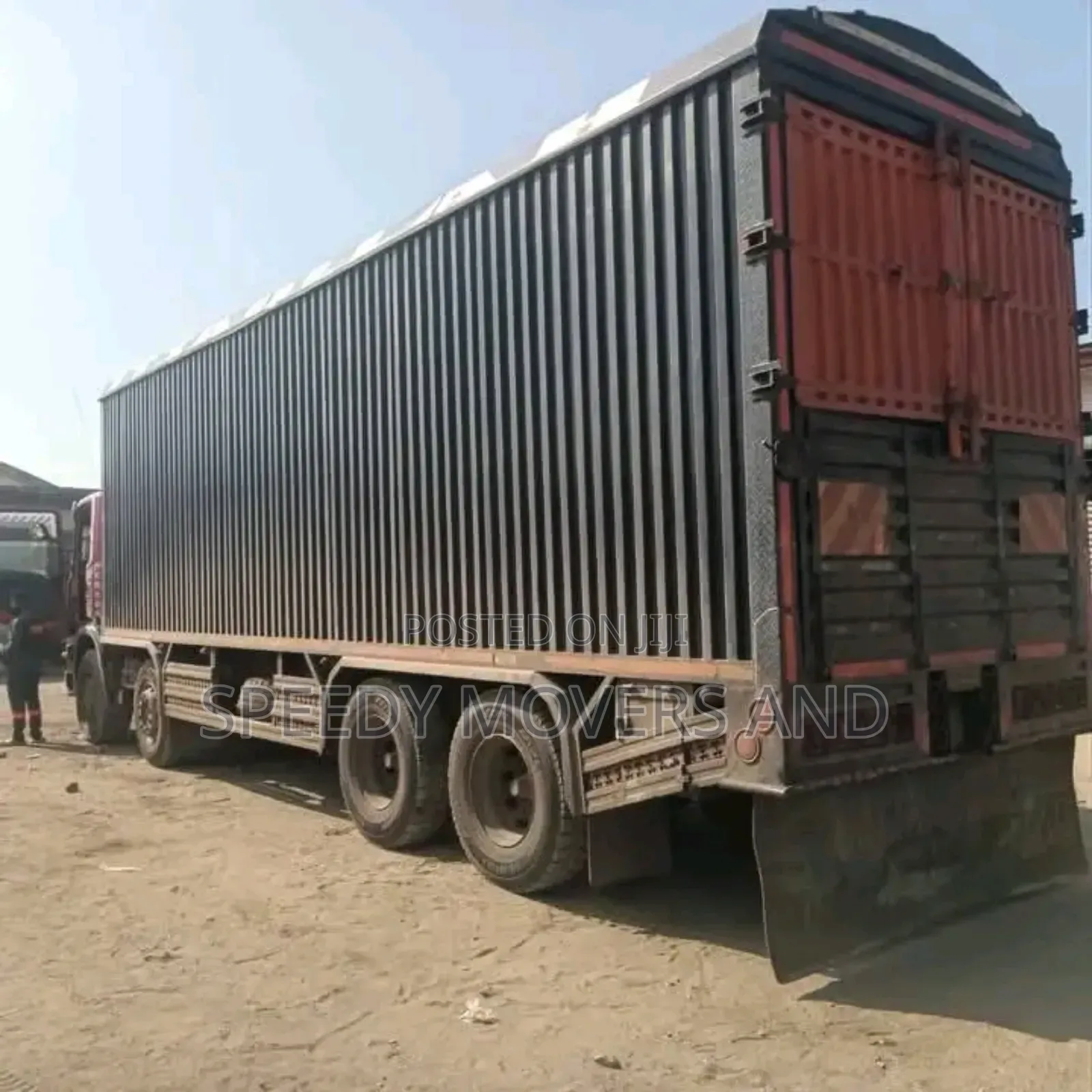 Transit Trailers Accessible for Logistics Services