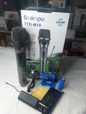 Wireless Microphone System Receiver With Handheld Mic