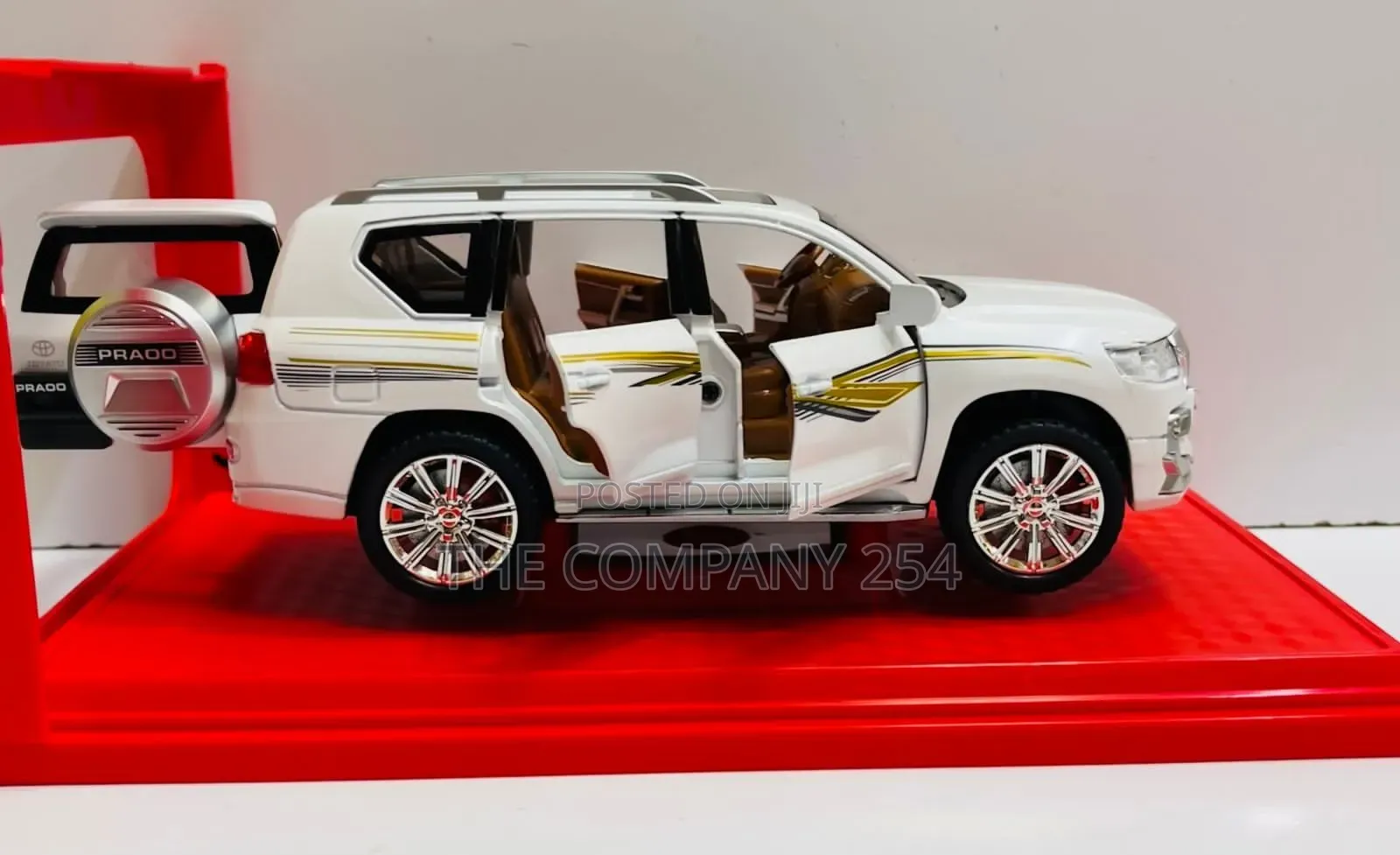 Quality Designed Modified Range Rover Prado Toy Car