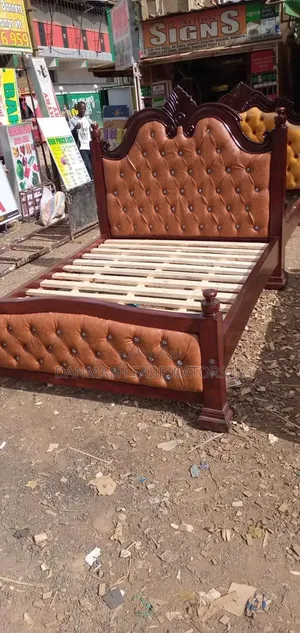 5x6 Tufted Wooden Bed – Strong Stylish