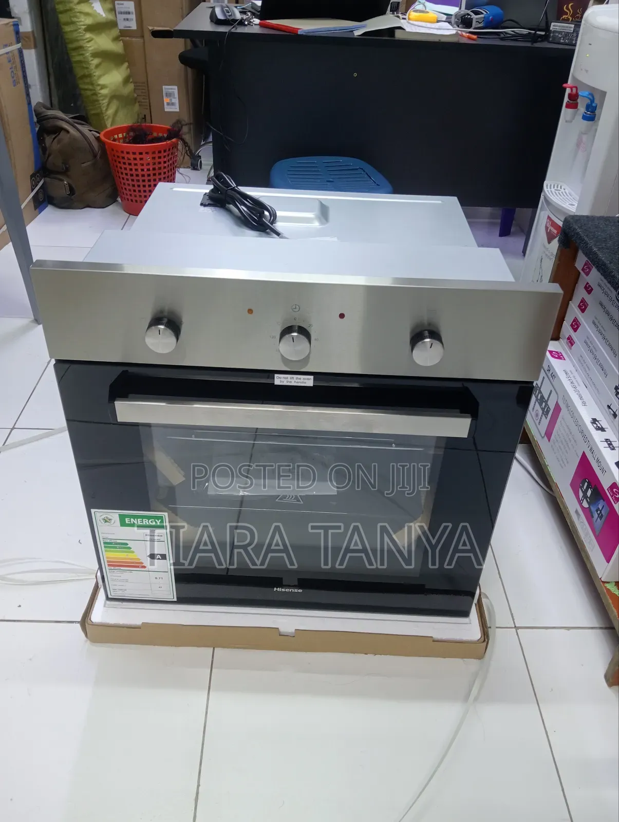 Hisense 60cm Built in Oven 75l Hbo60202