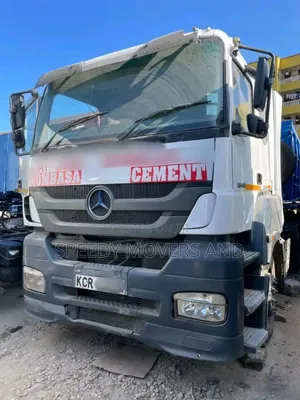 Transit Trailers at Hand for Logistics and Transit Services