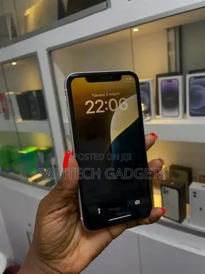Apple iPhone 11 64 GB White
