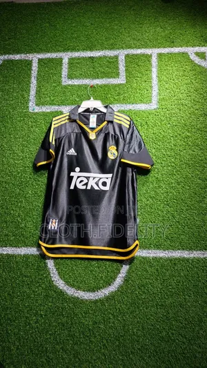 Real Madrid 1999/2000 Away Retro Jersey.