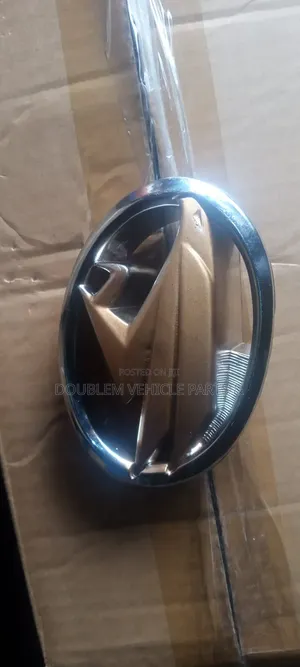 Emblem Logo Crown Hood For Harrier Grill 2003,2004,2005,2008 Lexus