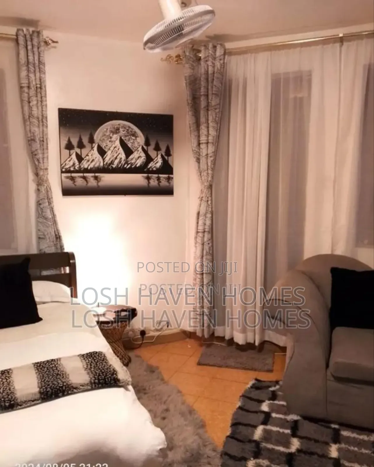 Grey Luxe Studio Airbnb in Roysambu TRM Drive