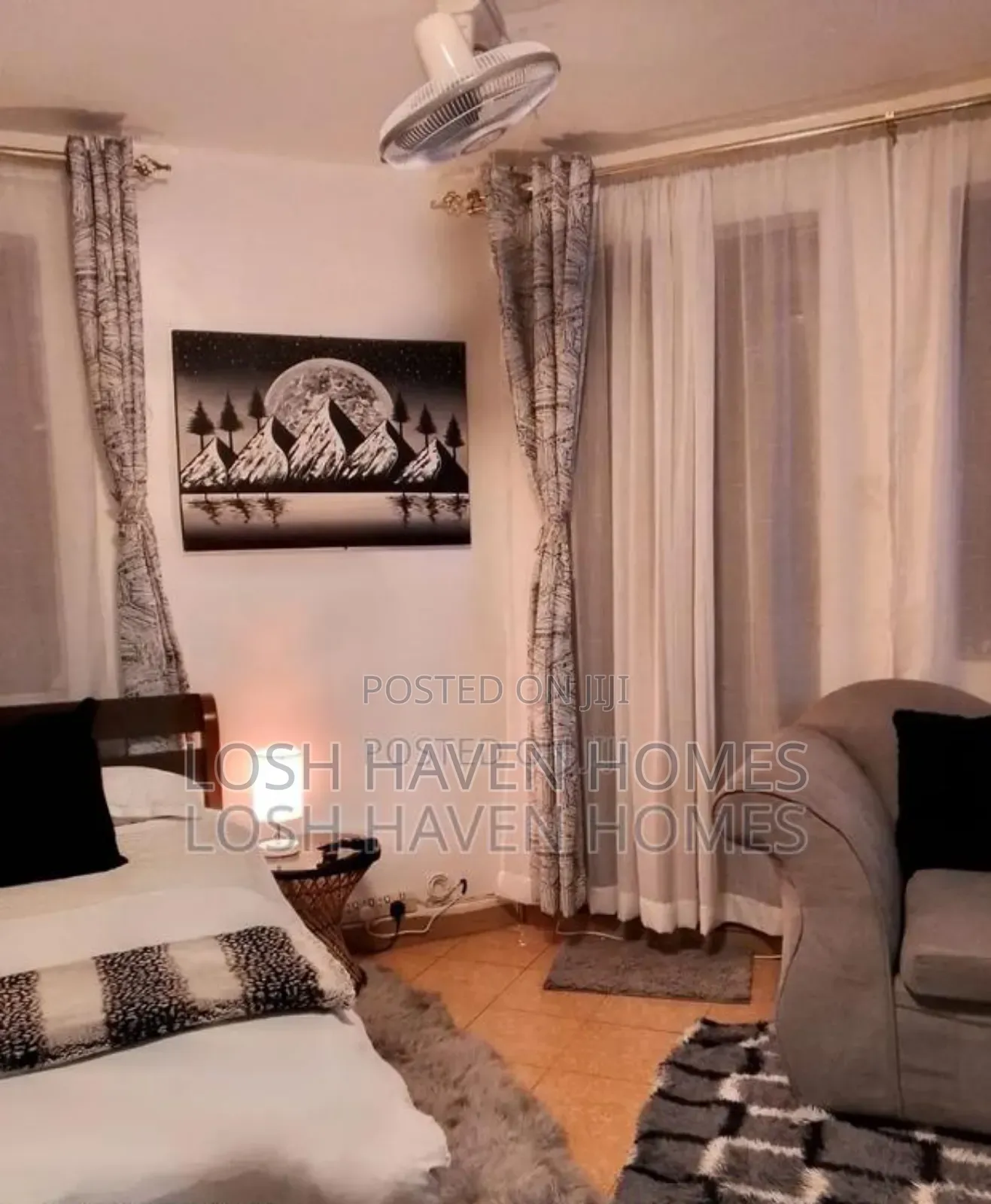 Grey Luxe Studio Airbnb in Roysambu TRM Drive