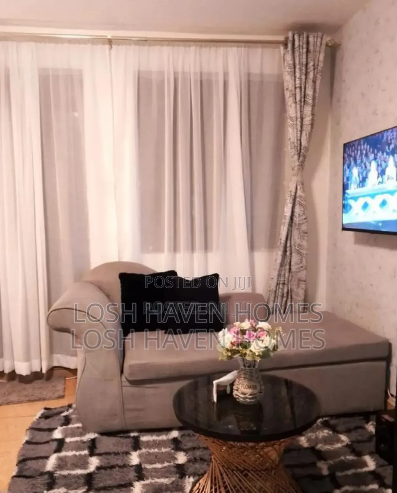 Grey Luxe Studio Airbnb in Roysambu TRM Drive