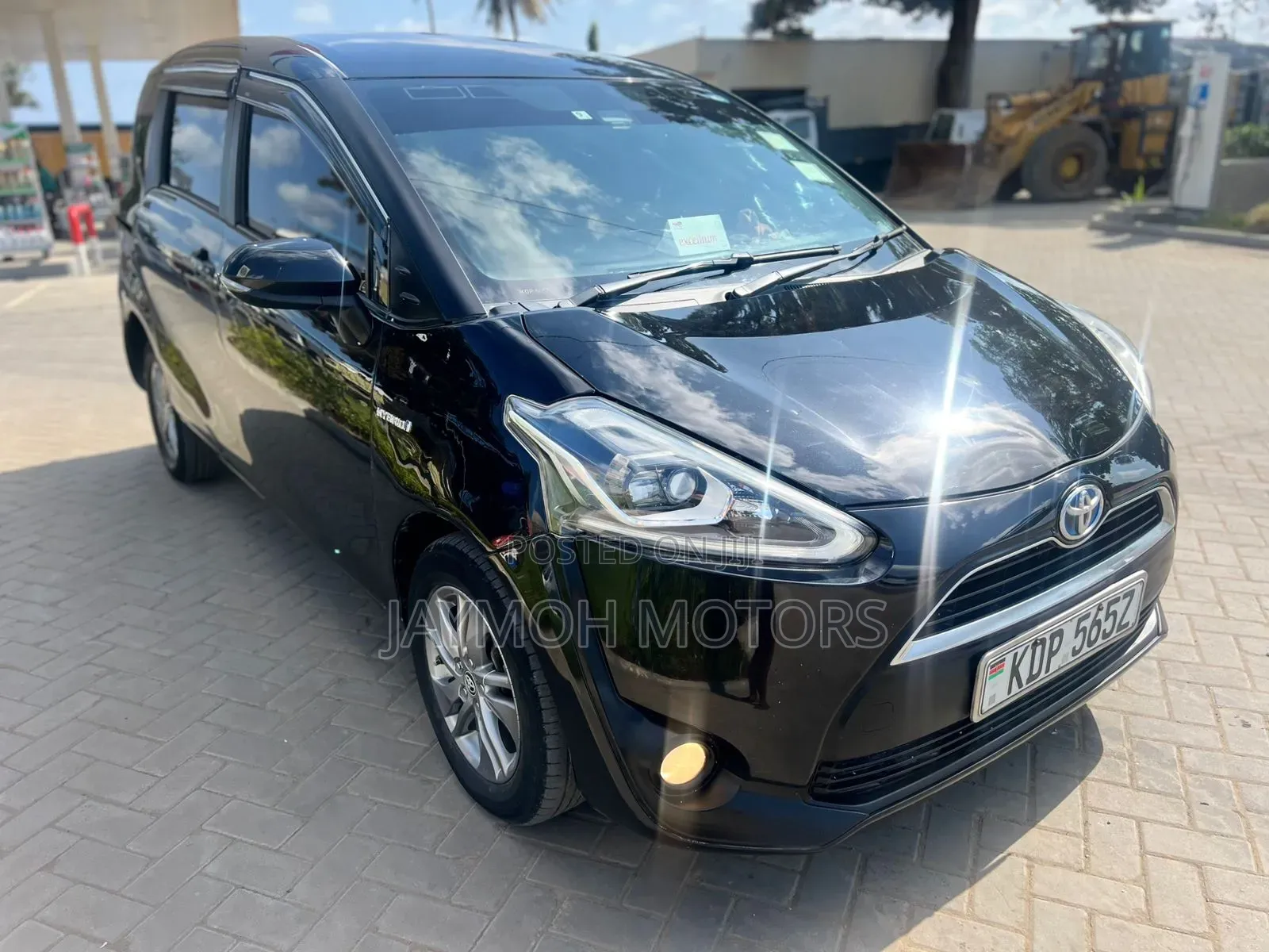 Toyota Sienta 2017 Black