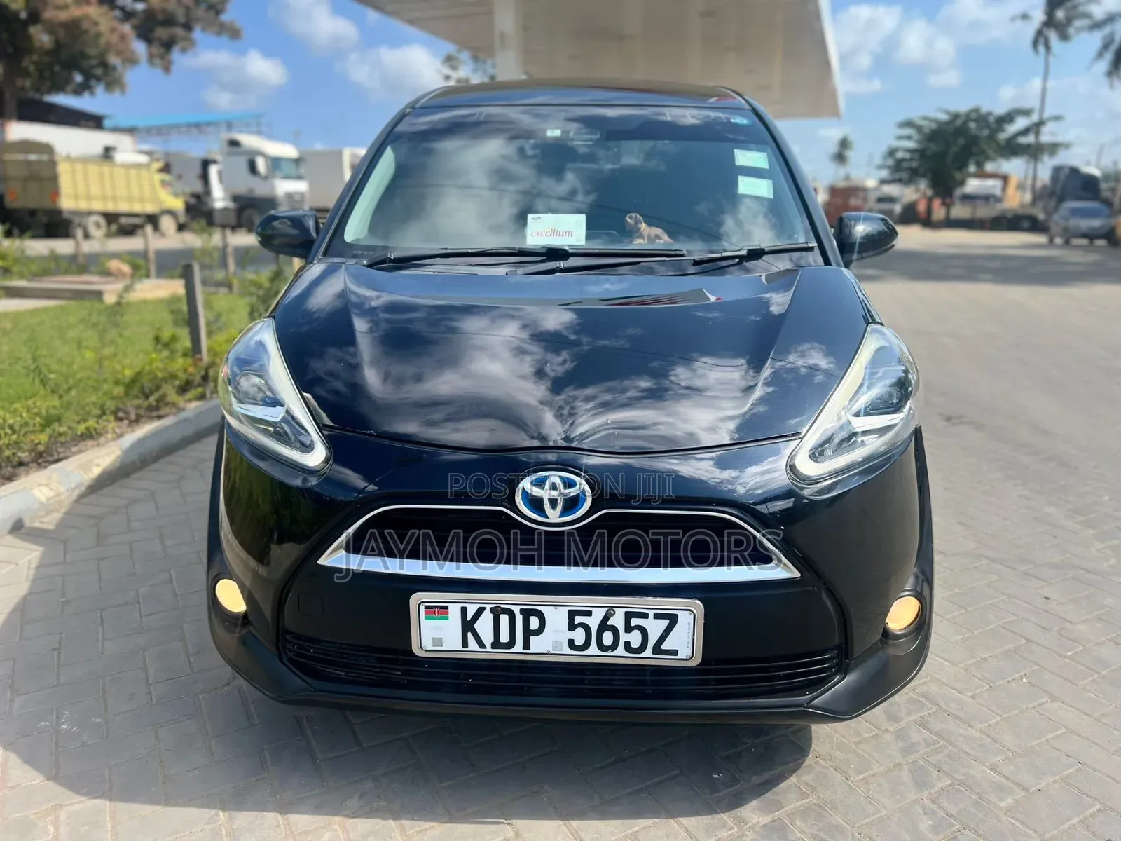Toyota Sienta 2017 Black