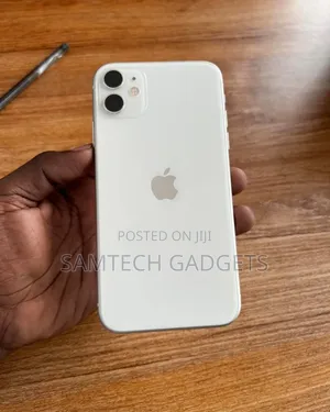 Apple iPhone 11 64 GB White