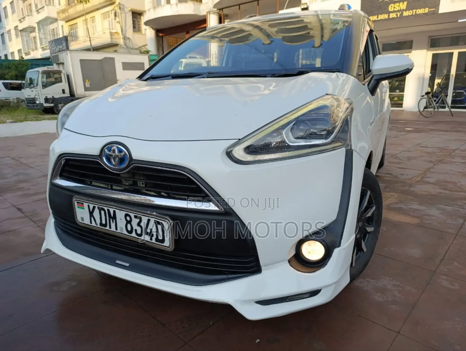 Toyota Sienta 2017 White