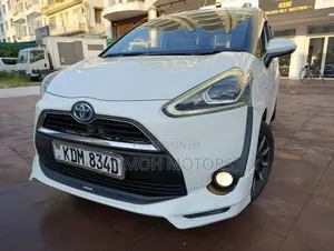 Toyota Sienta 2017 White