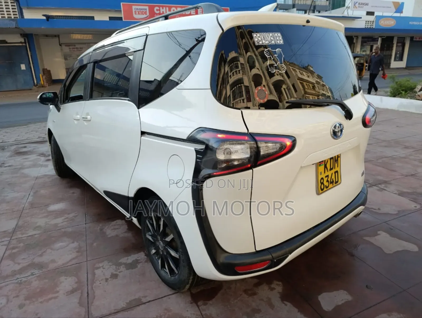Toyota Sienta 2017 White
