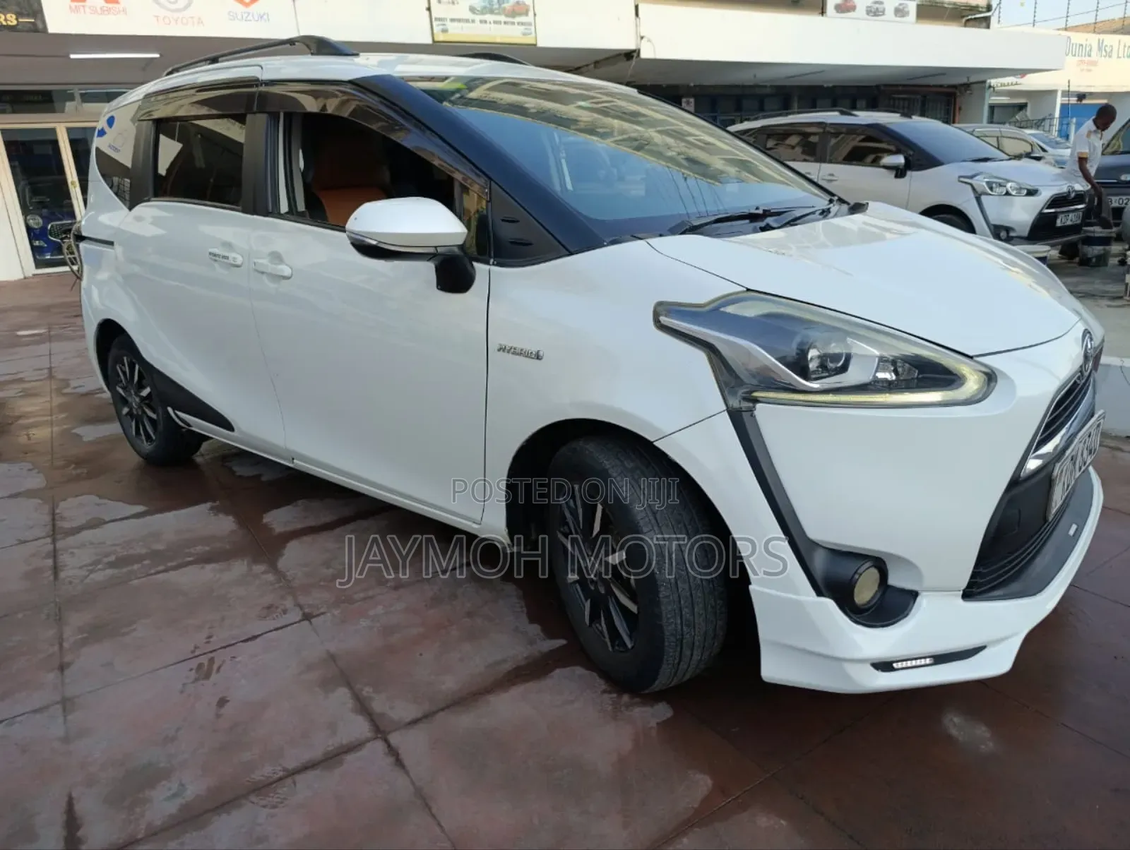Toyota Sienta 2017 White