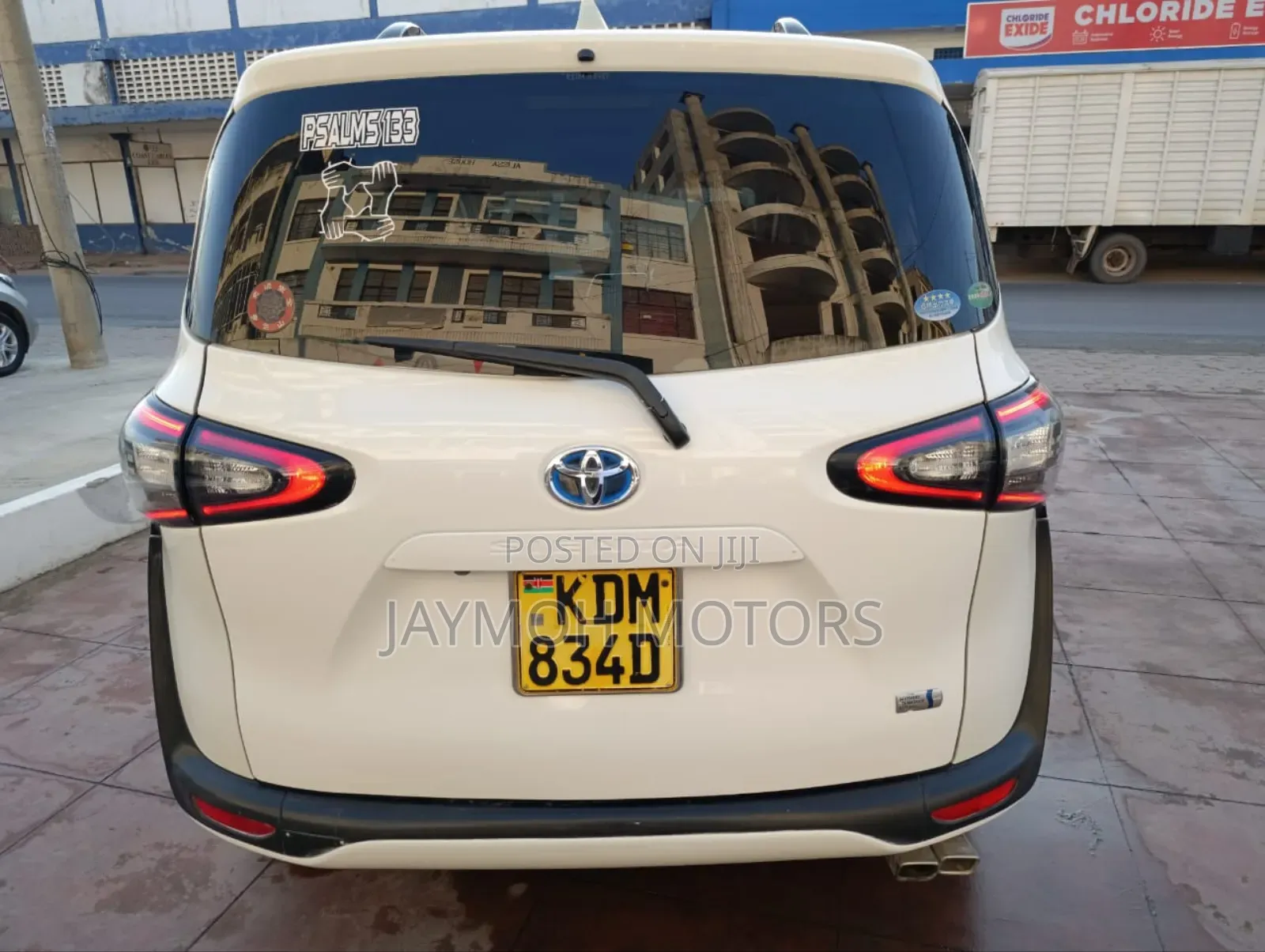 Toyota Sienta 2017 White