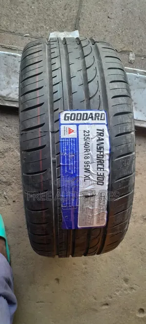 235 40r18 Goodard