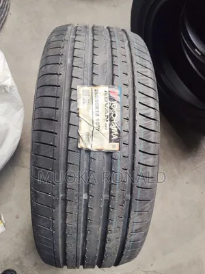 255/55r18 Yokohama Tyre (Advn V61) Made In Japan