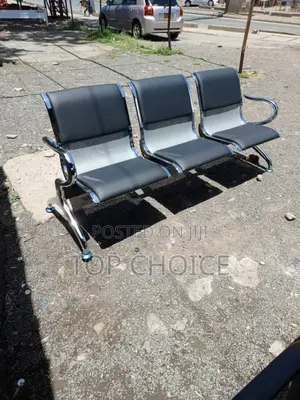 Reduction Link Waiting Chair