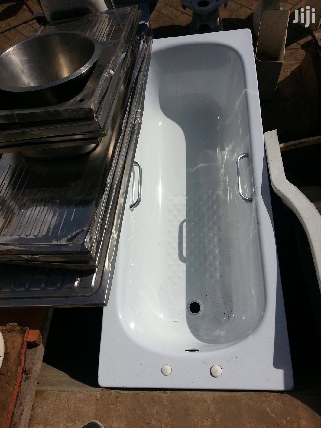 Metallic Bathtubs
