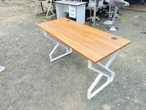 Elegant Comfort Working Table