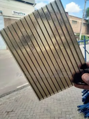 Polycarbonate Sheet 5.8×2.1mtrs