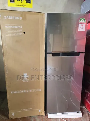 233l Samsung Fridge, Top Mount Freezer