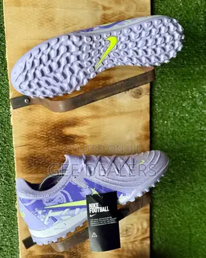Nike Phantom Gt Turf Trainers, Football Trainers