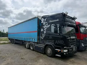High Cube.Flat Bed Trailers at Hand for Load Delivery