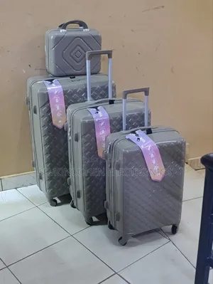 4in1 Luxurious Unbreakable Suitcase Set Size 1