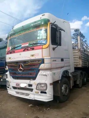 Highsided, Flatbed Trailers Available for Load Delivery