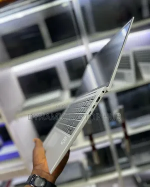 Laptop HP EliteBook 830 G7 16GB Intel Core I7 SSD 512GB