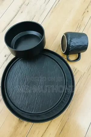 Aesthetic Black Ceramic Stone Pattern Dinnerset