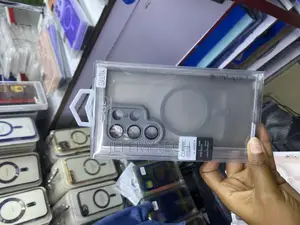 Qeeker Transluscent Magnetic for Samsung Galaxy S25 Ultra Case