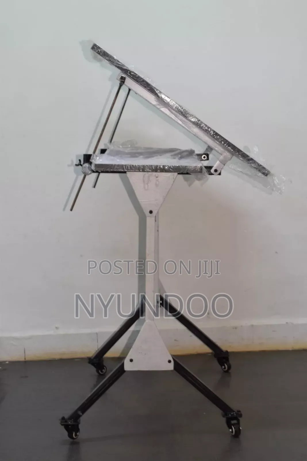 Drafting Table (Nyundoo Professional Drafting Table)