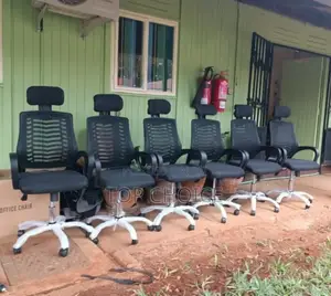 New Essential Headrest Chair