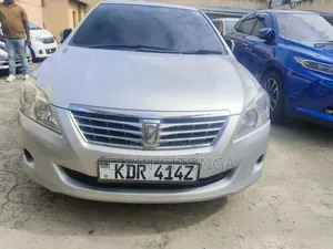 Toyota Premio 2017 Silver
